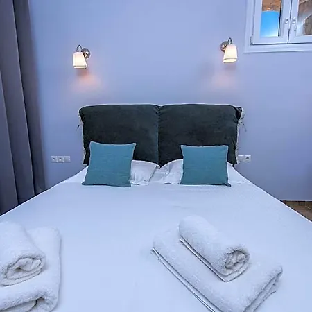 Gin Wellness Hotel Santorini Island